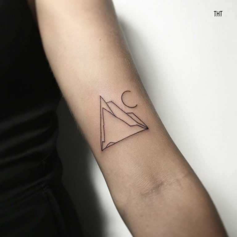 Minimalist Tattoos and the Pressure to Be Deep Without Being Loud
